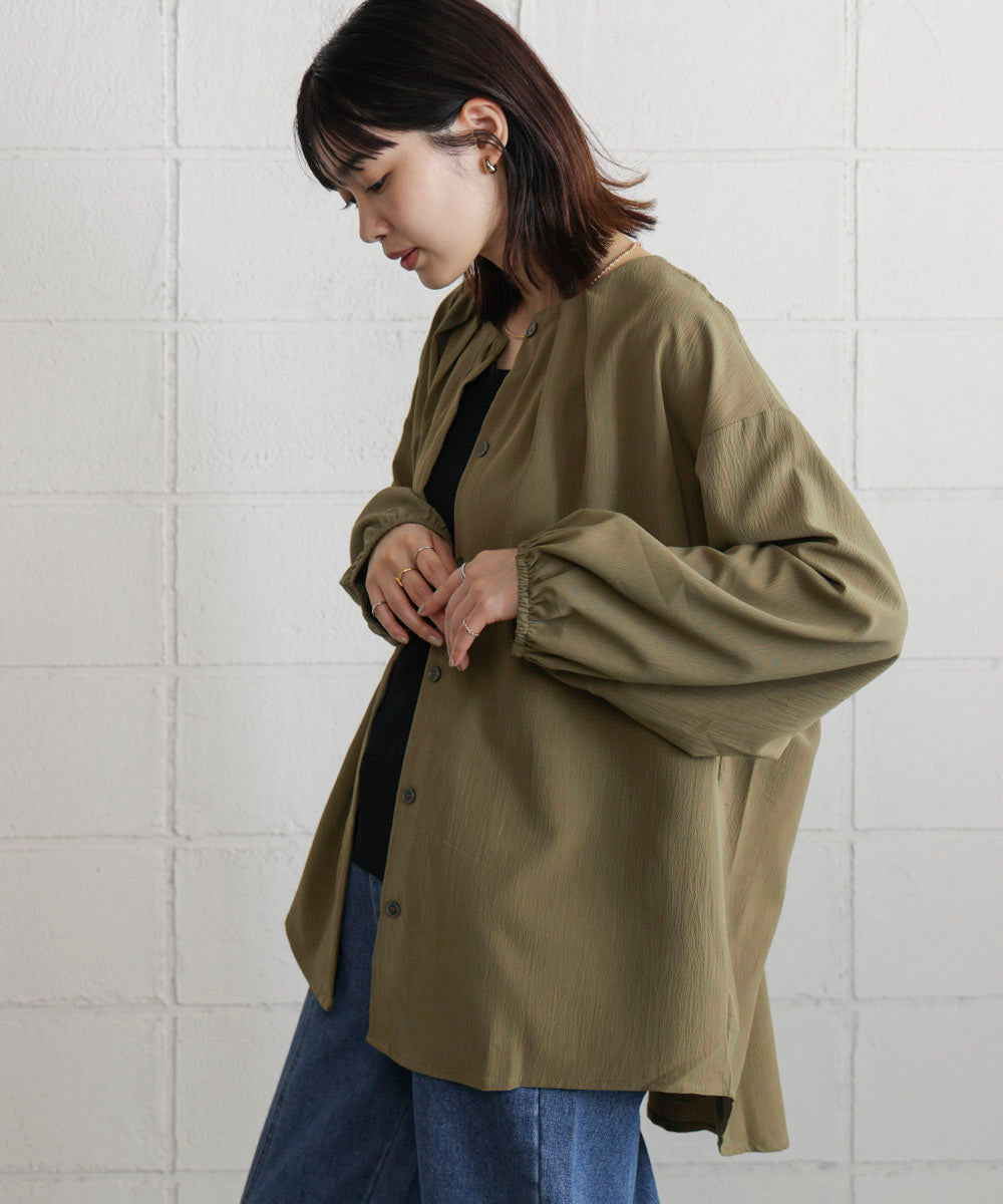 タックデザインブラウス