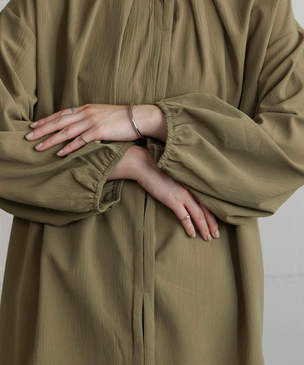 タックデザインブラウス