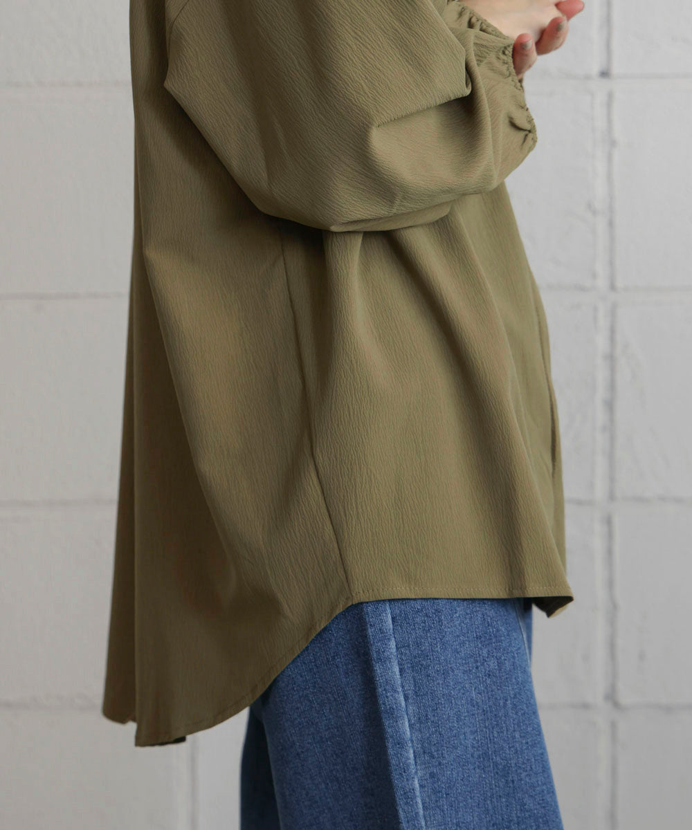 タックデザインブラウス