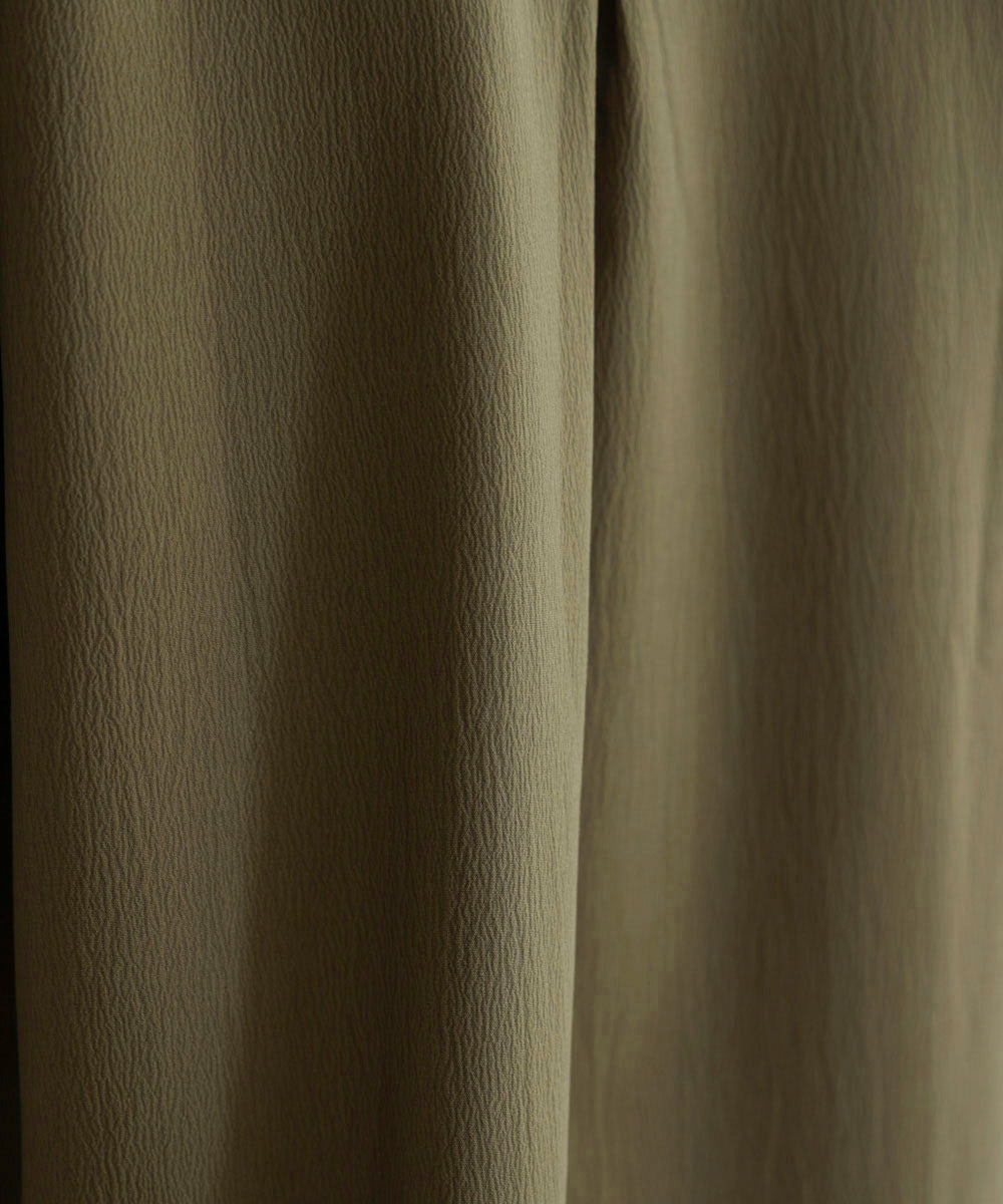 タックデザインブラウス