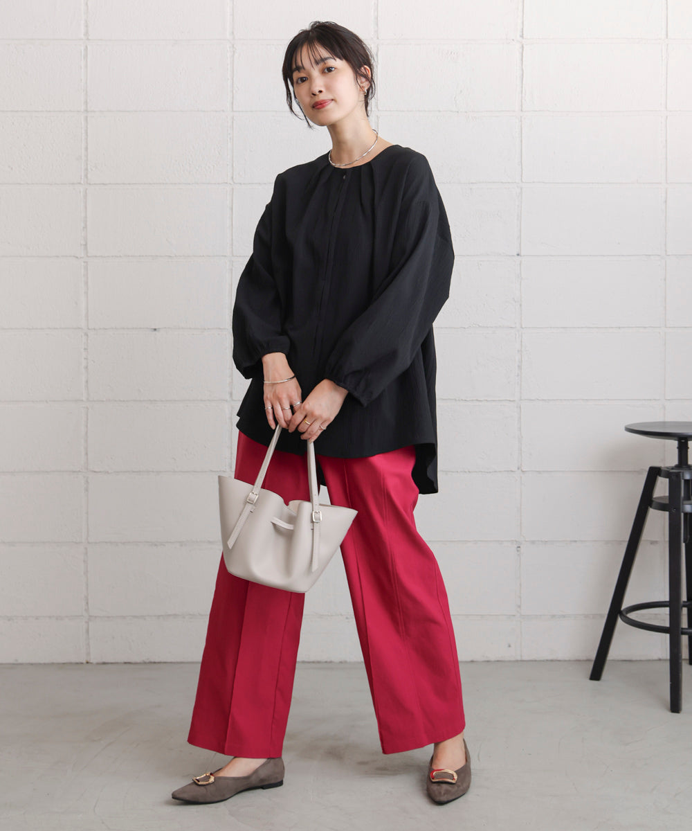 タックデザインブラウス