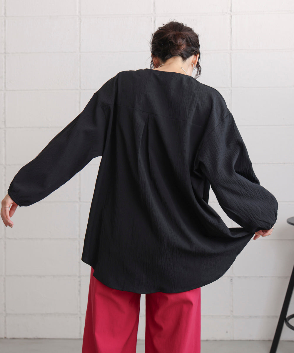 タックデザインブラウス