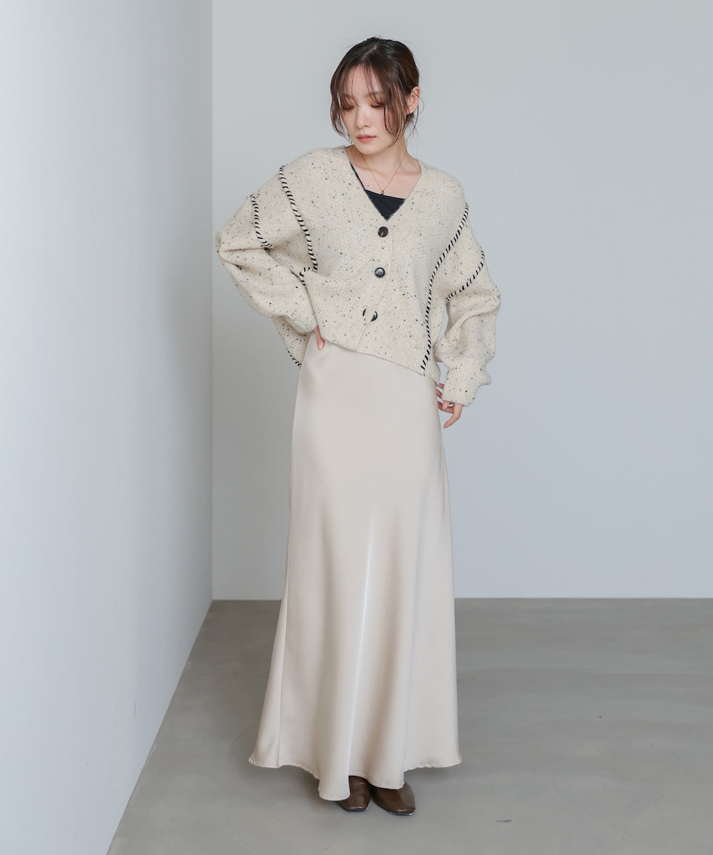 サテンナロースカート