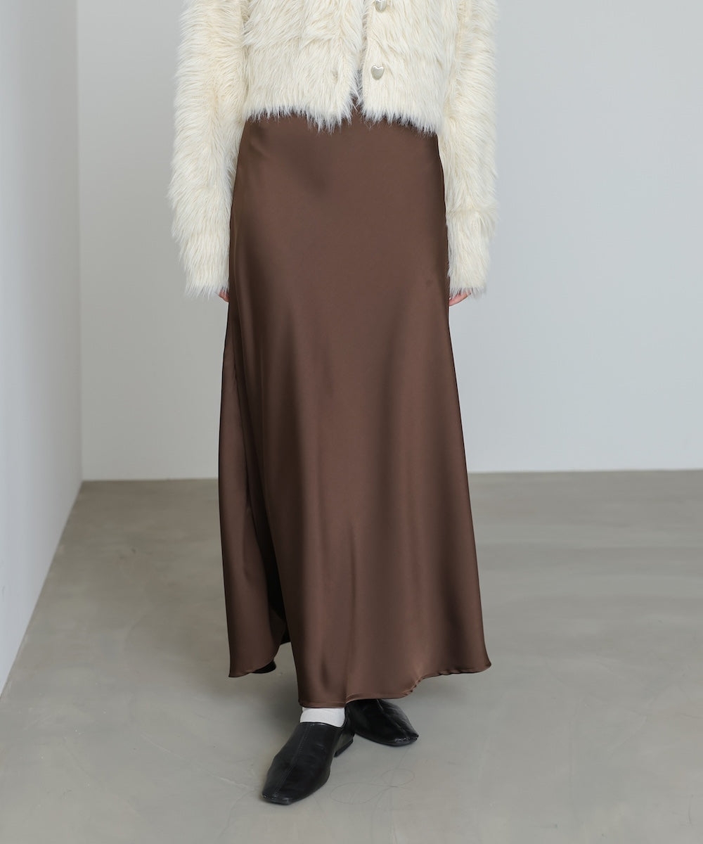 サテンナロースカート