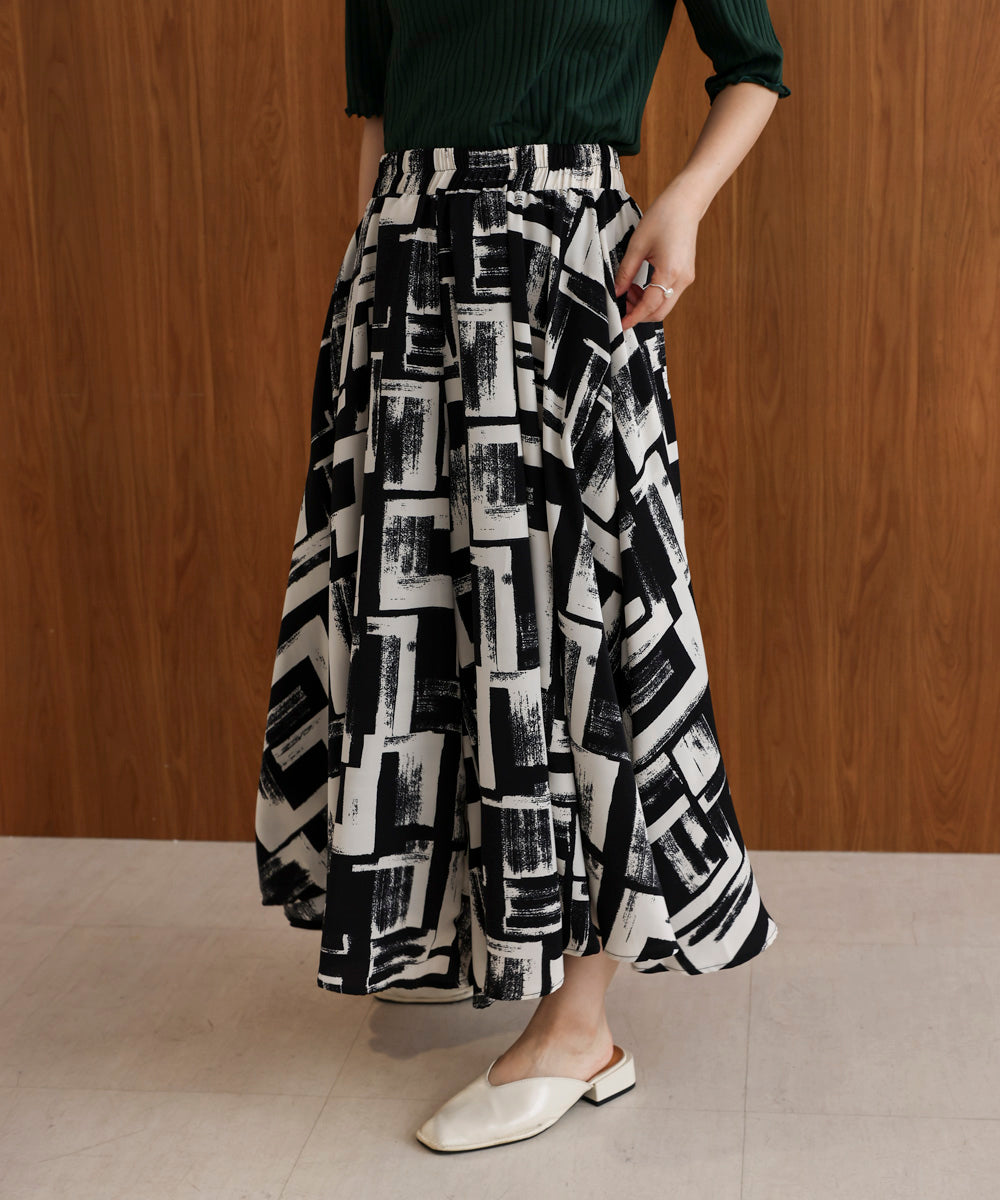 モノトーン柄パンツ