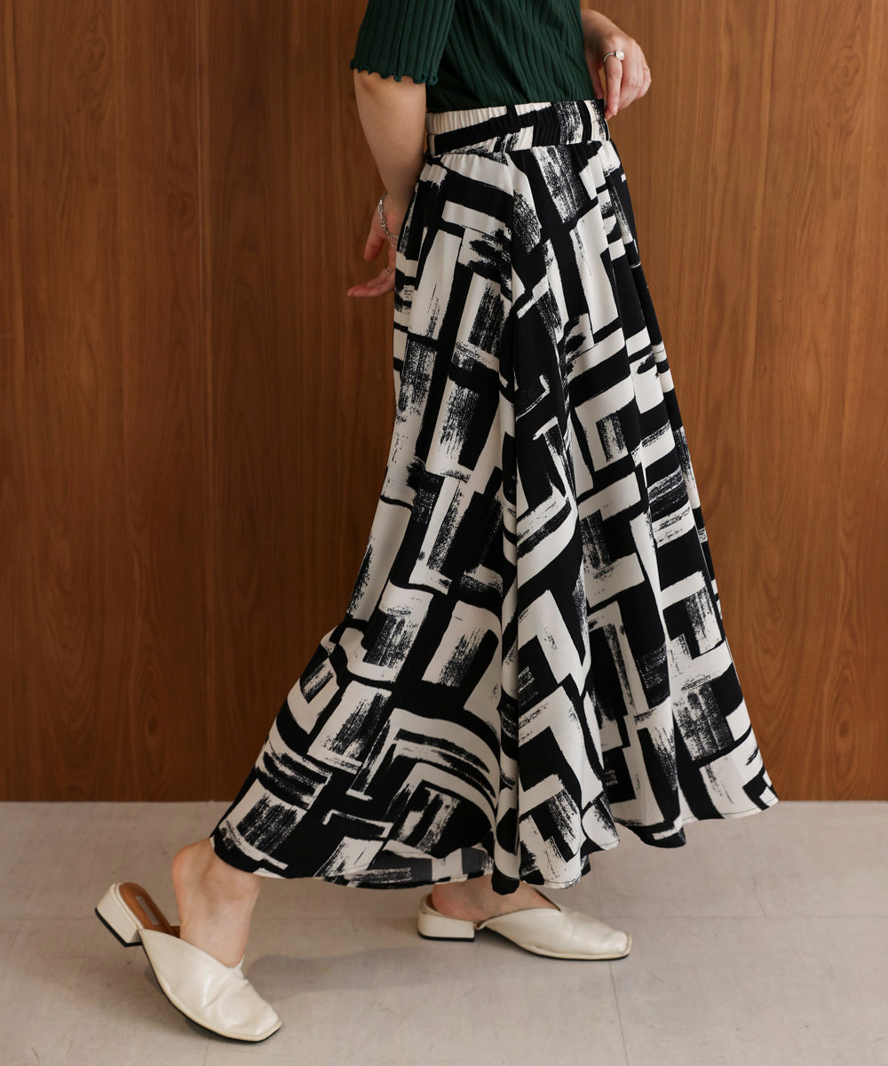 モノトーン柄パンツ