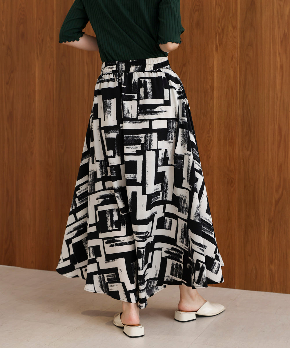 モノトーン柄パンツ