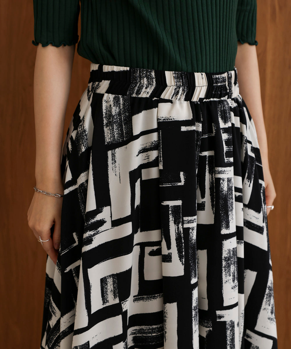 モノトーン柄パンツ