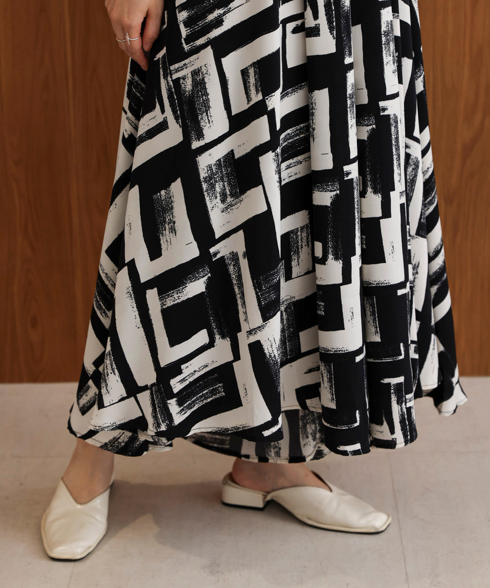 モノトーン柄パンツ