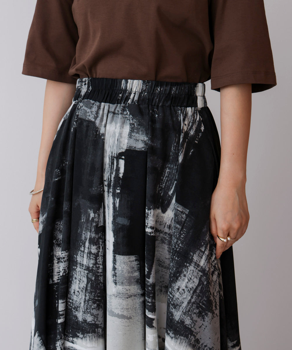 モノトーン柄パンツ