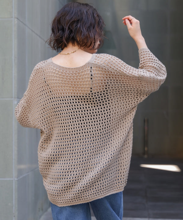 Vネックメッシュニット