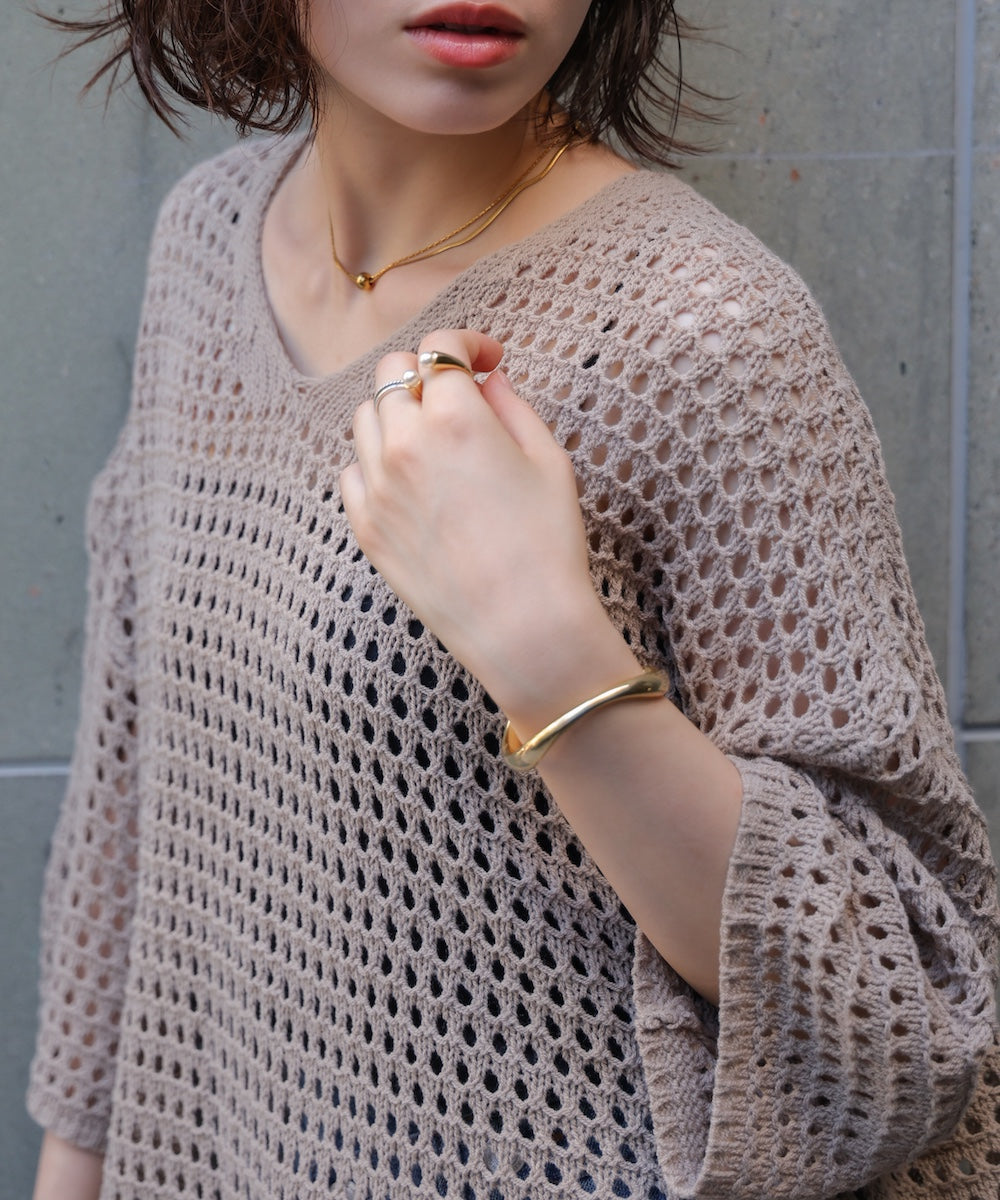 Vネックメッシュニット