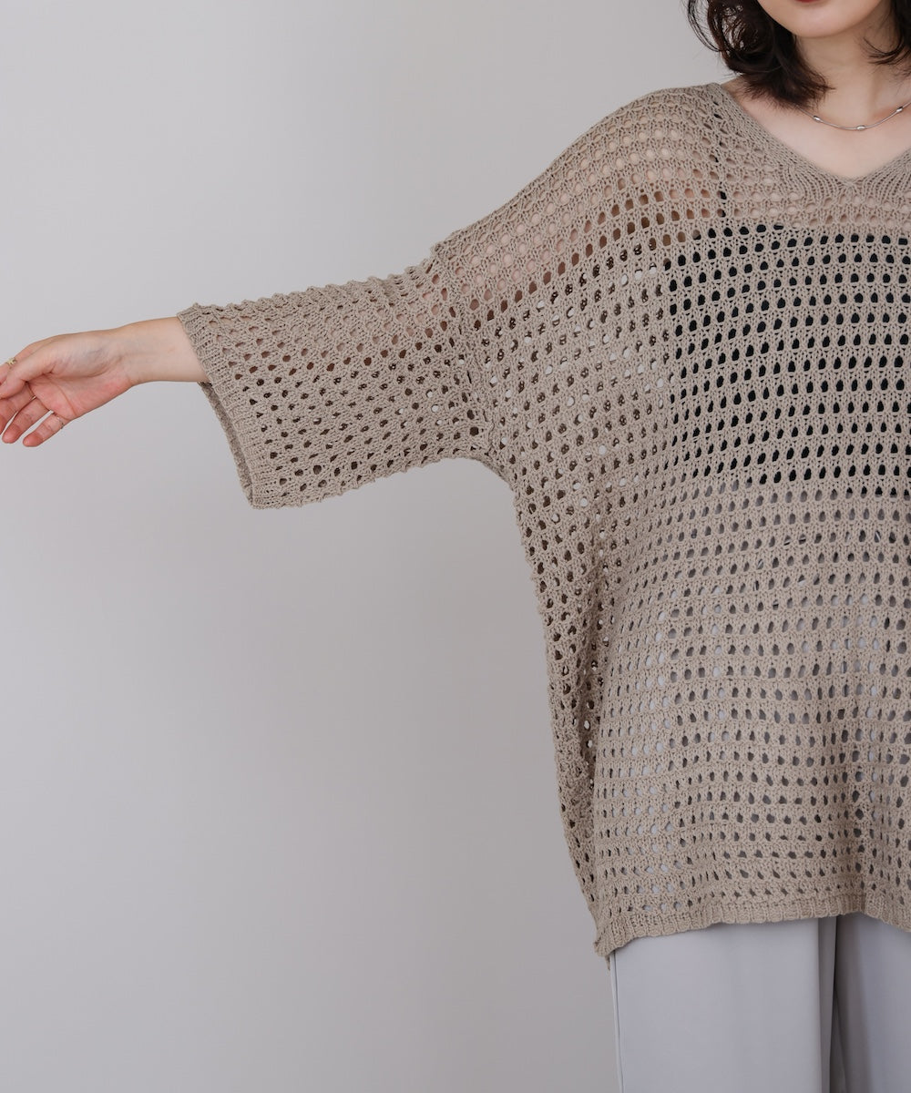 Vネックメッシュニット