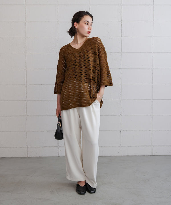 Vネックメッシュニット