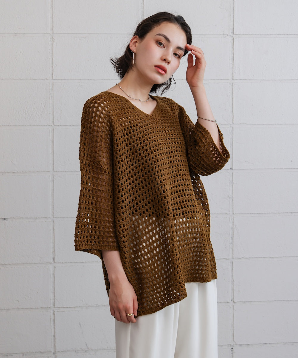 Vネックメッシュニット