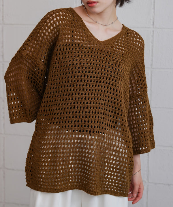 Vネックメッシュニット