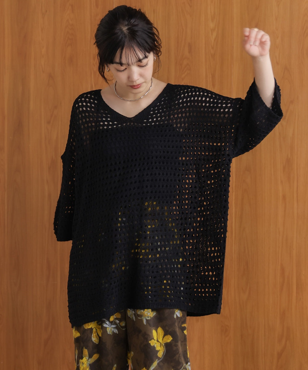 Vネックメッシュニット