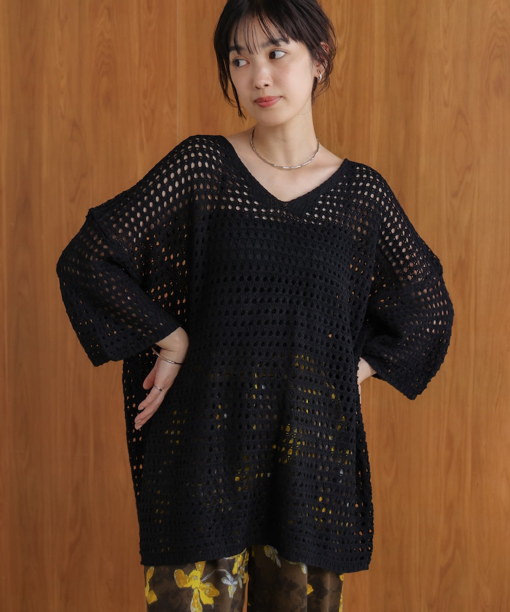 Vネックメッシュニット