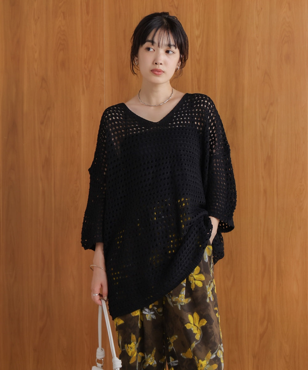 Vネックメッシュニット