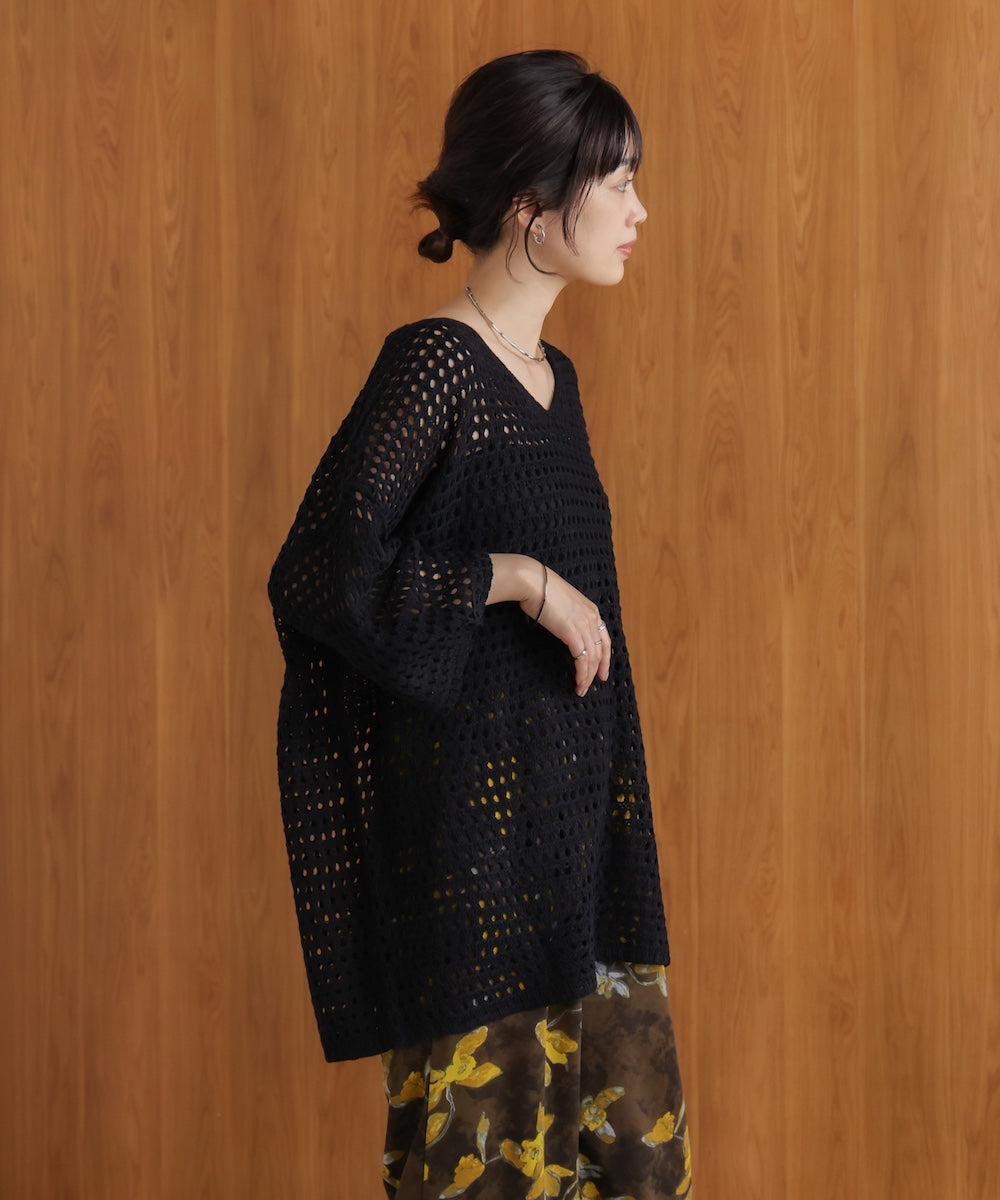 Vネックメッシュニット