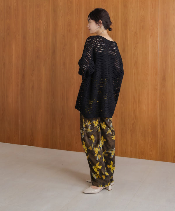 Vネックメッシュニット