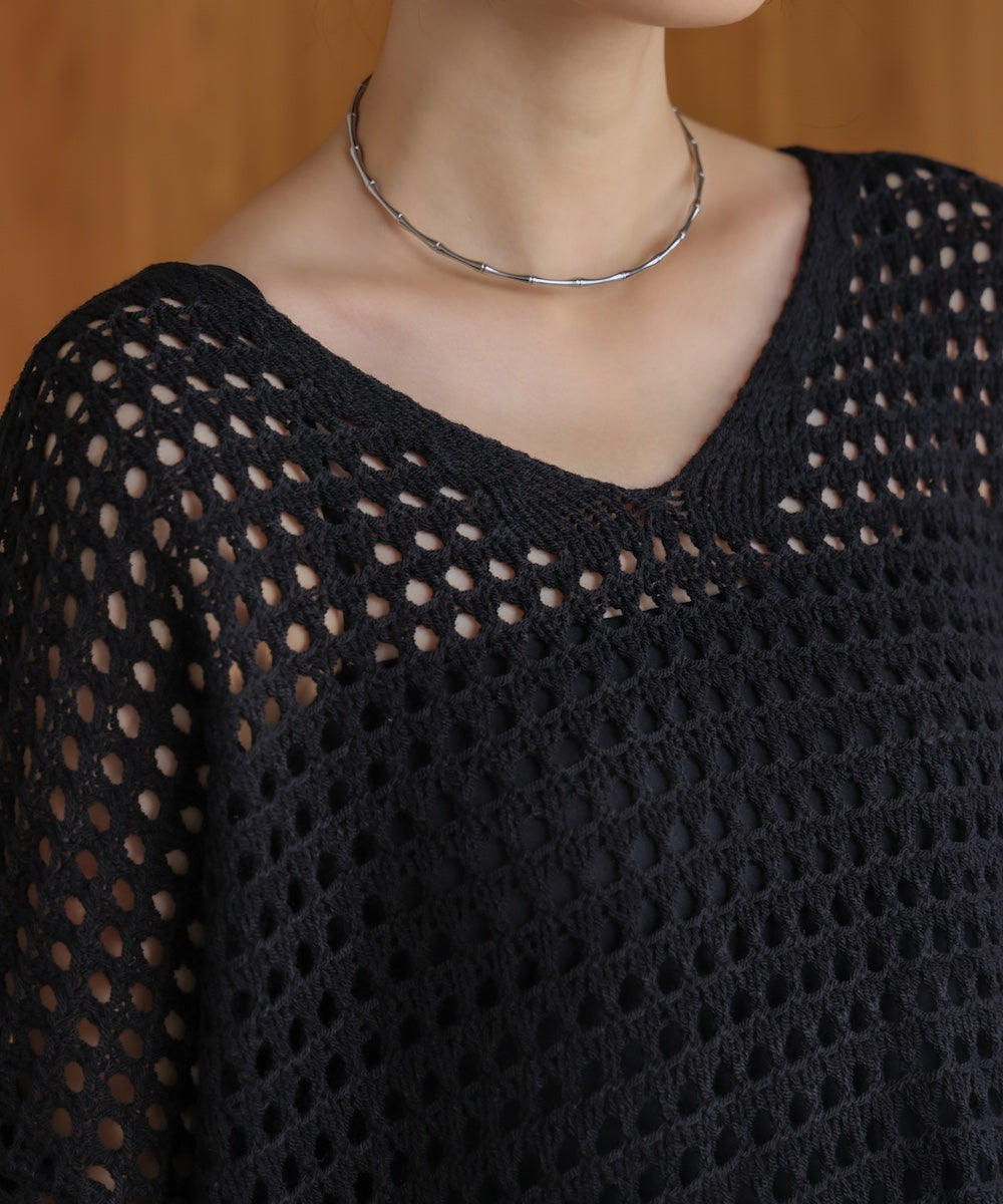 Vネックメッシュニット