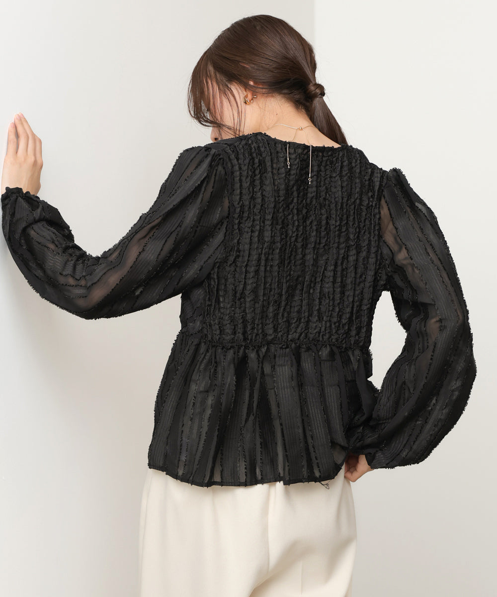 フロントねじりシャギーブラウス