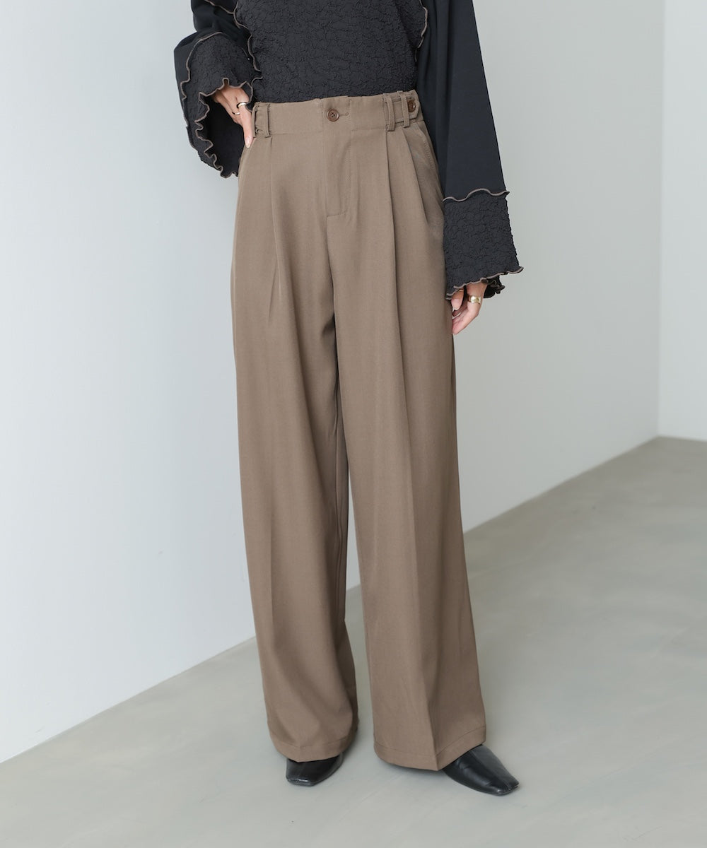 ツータックパンツ