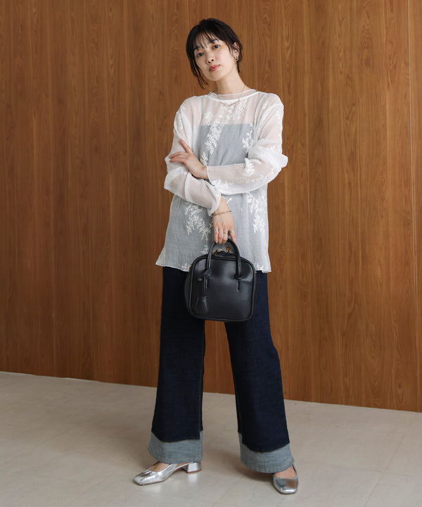 刺しゅうプルオーバー