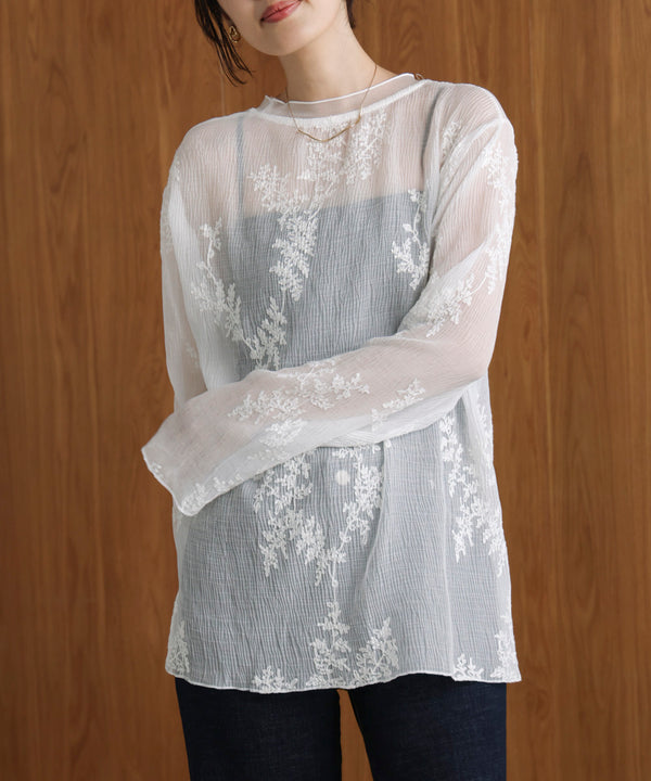 刺しゅうプルオーバー