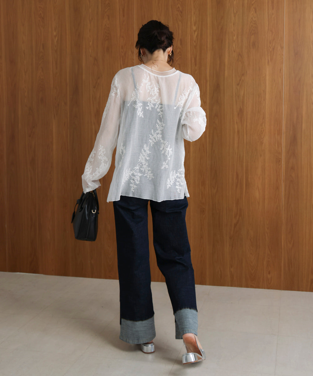 刺しゅうプルオーバー