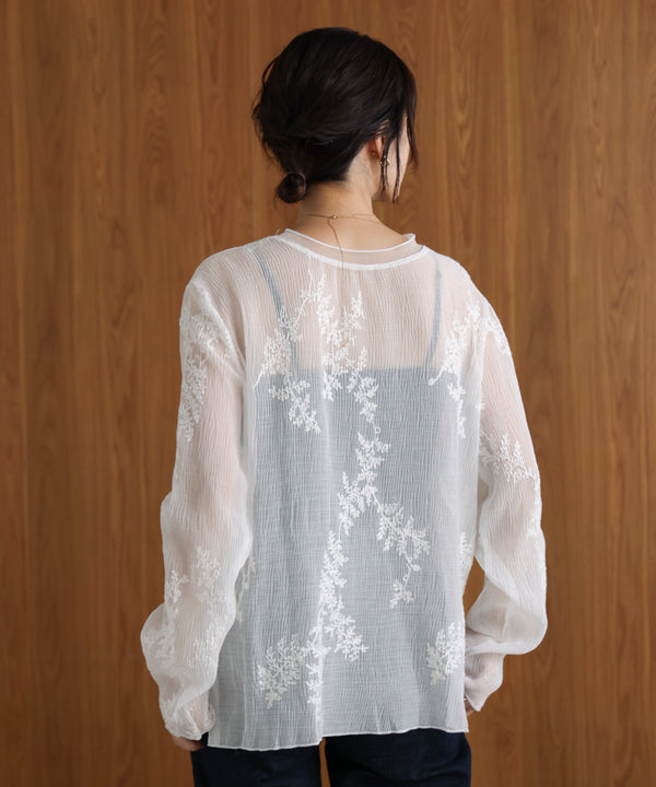 刺しゅうプルオーバー