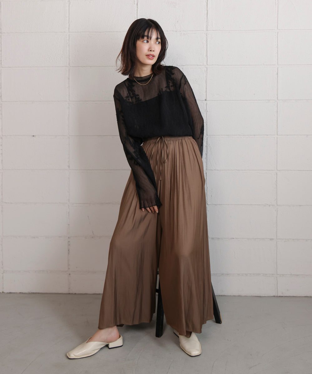 刺しゅうプルオーバー