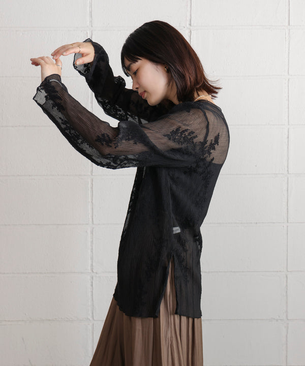 刺しゅうプルオーバー