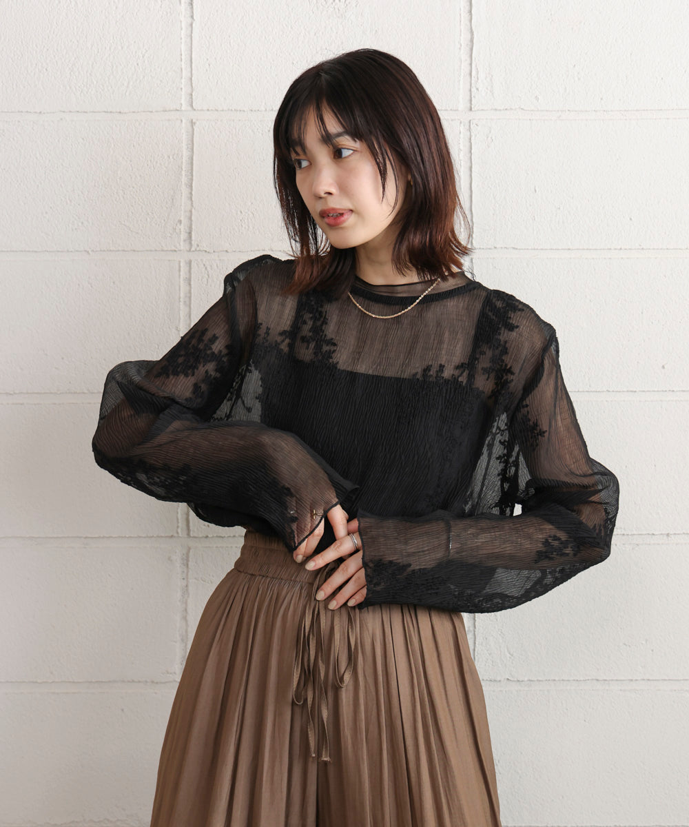 刺しゅうプルオーバー