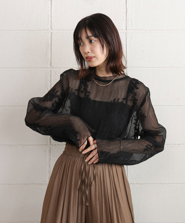 刺しゅうプルオーバー