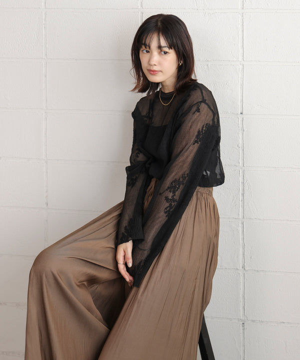 刺しゅうプルオーバー