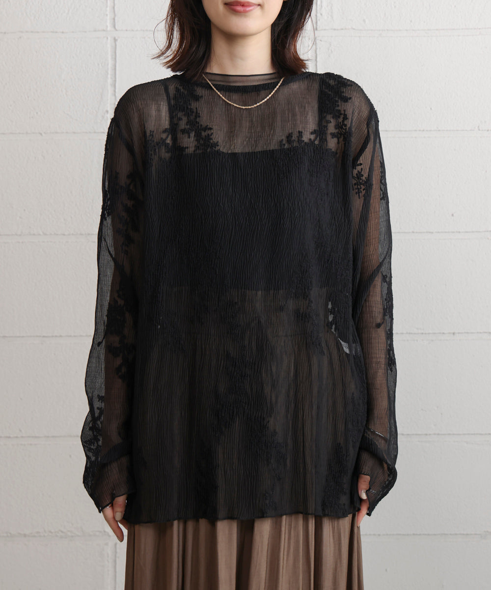 刺しゅうプルオーバー