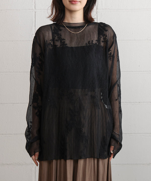 刺しゅうプルオーバー