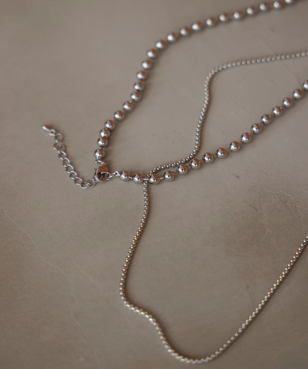 ボールチェーンニレンショートネックックレス