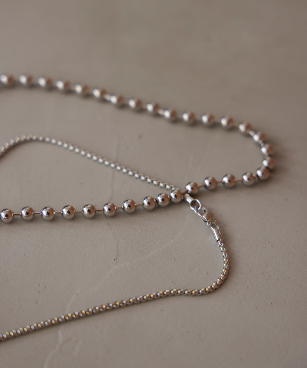 ボールチェーンニレンショートネックックレス