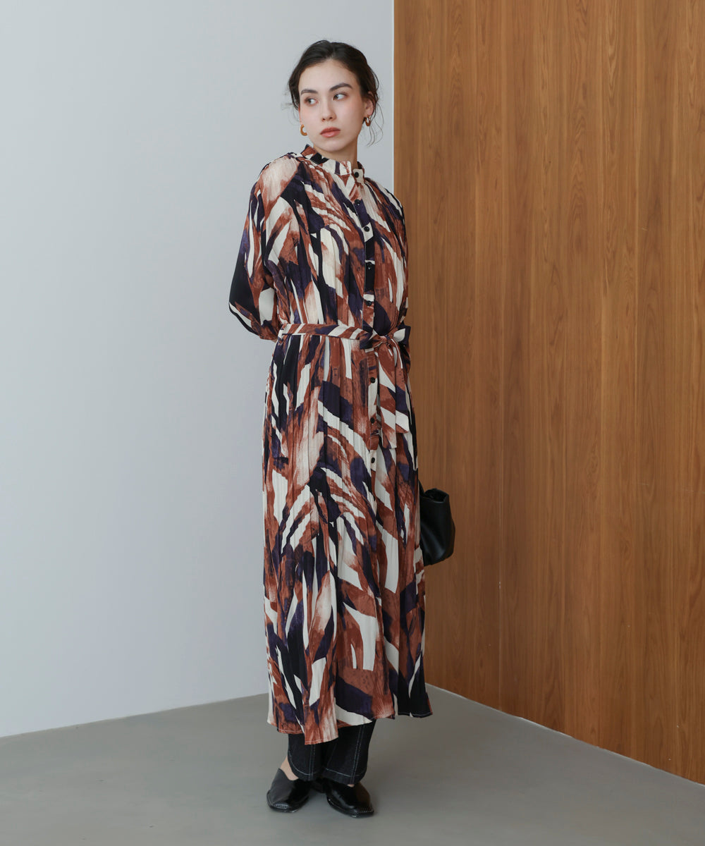 ニュアンスリーフ柄ワンピース