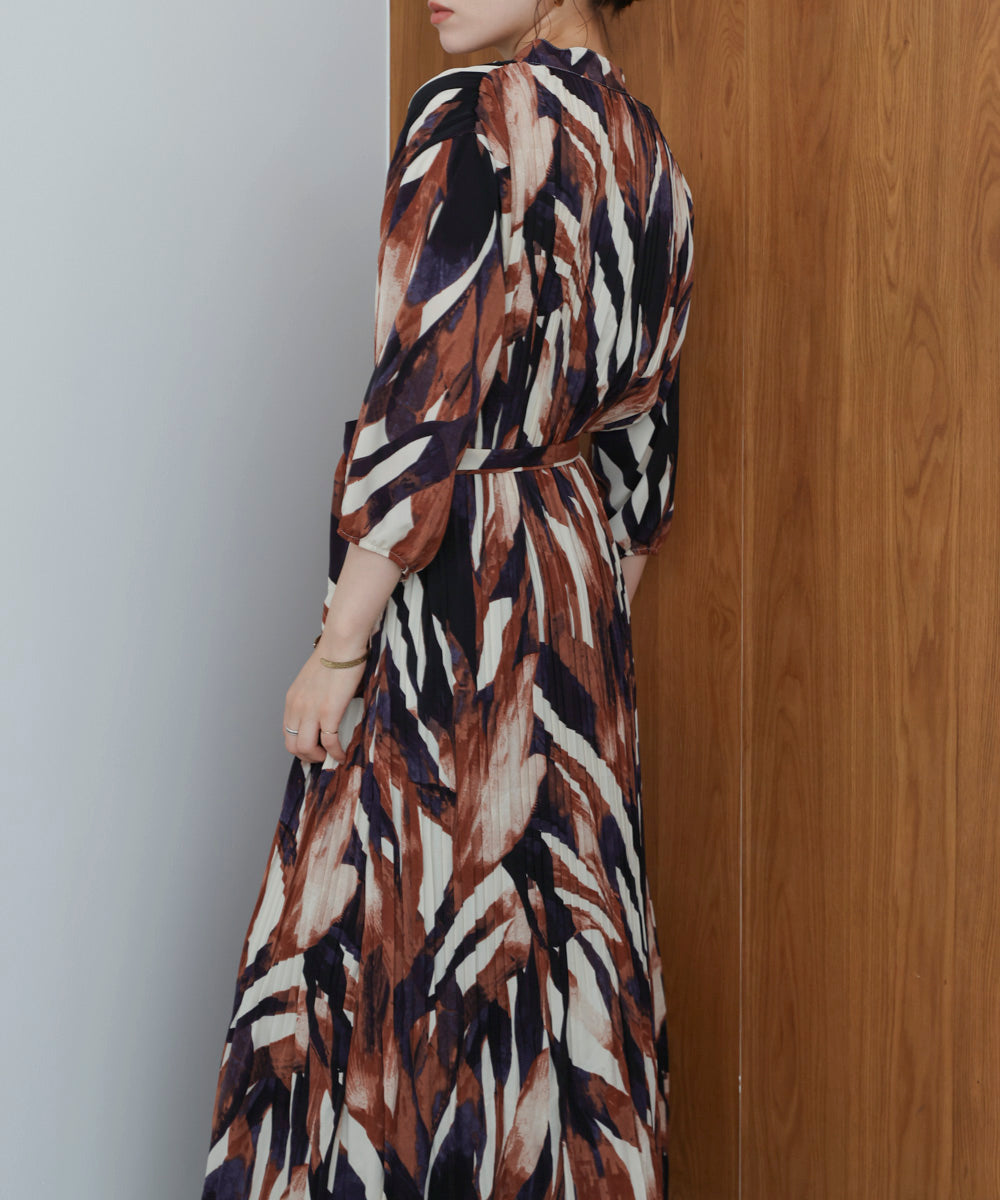 ニュアンスリーフ柄ワンピース