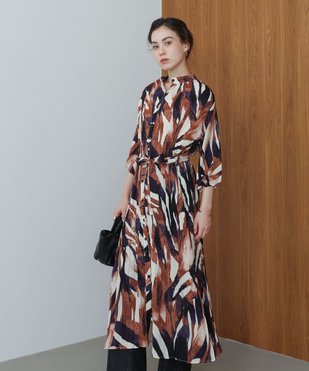 ニュアンスリーフ柄ワンピース