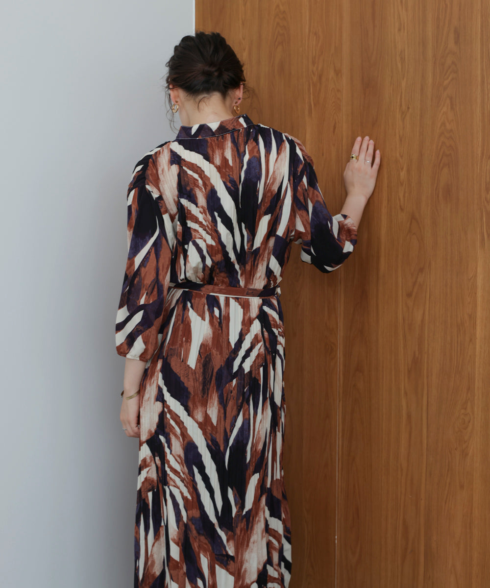 ニュアンスリーフ柄ワンピース