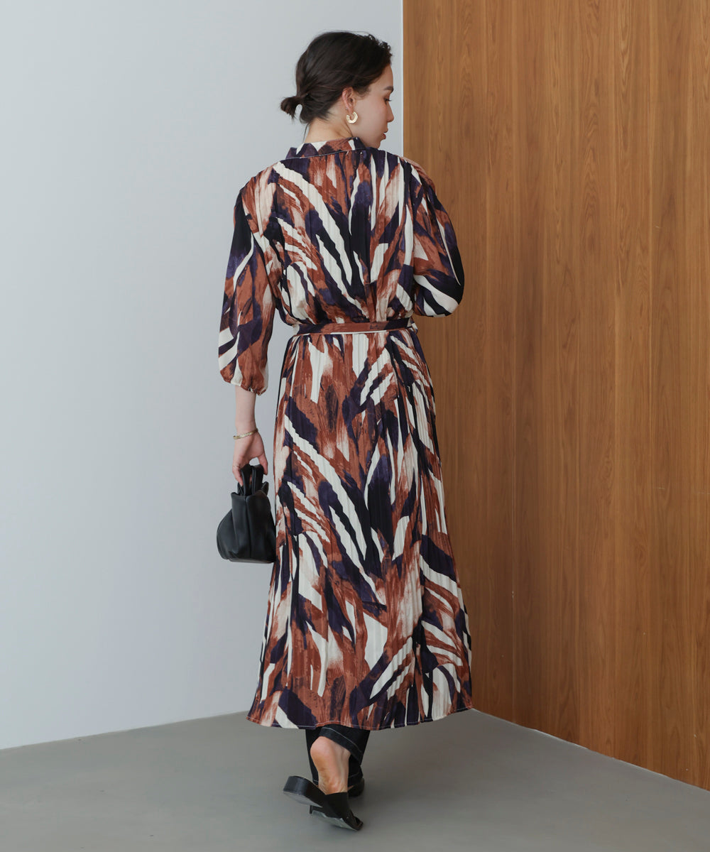 ニュアンスリーフ柄ワンピース