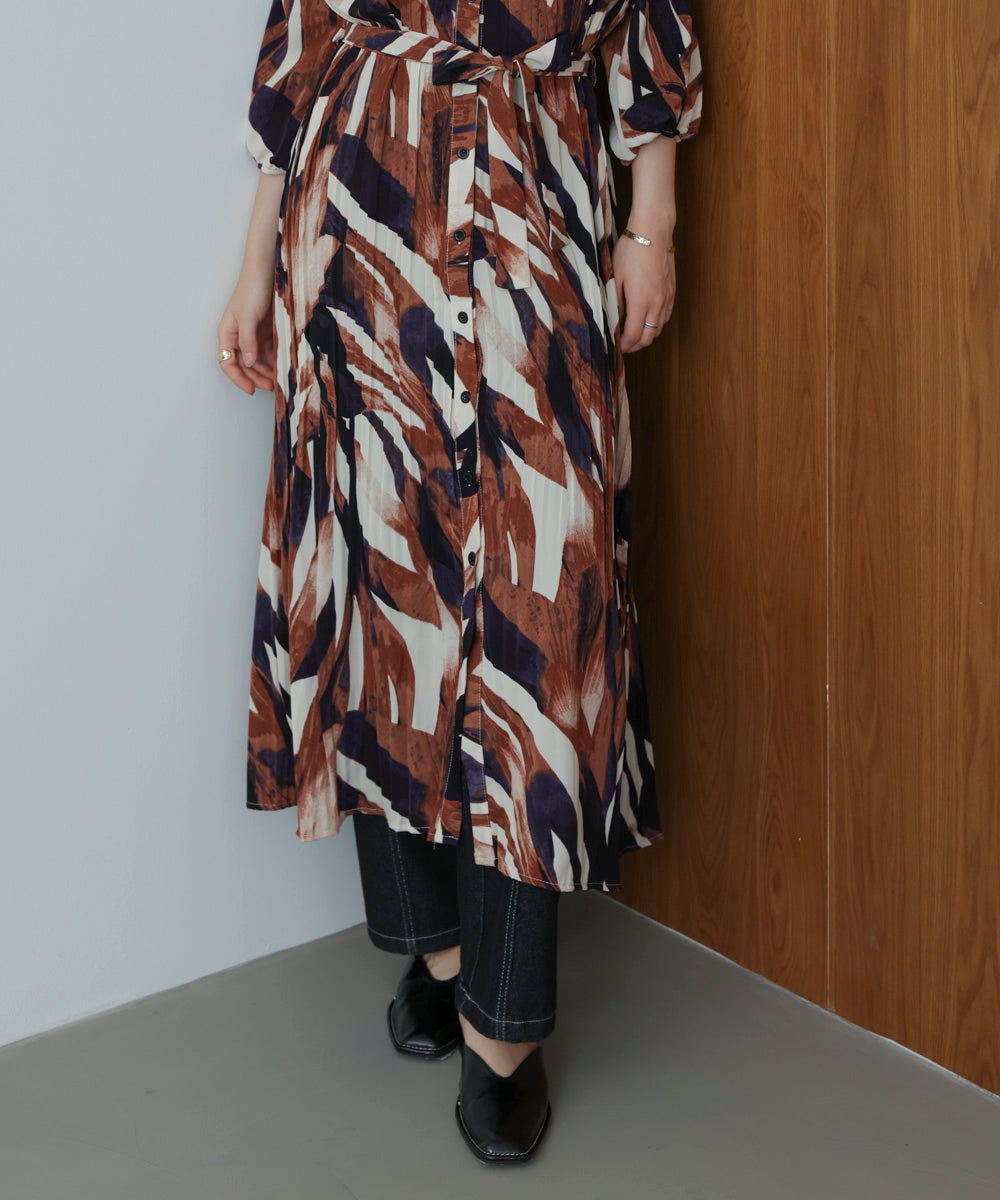 ニュアンスリーフ柄ワンピース