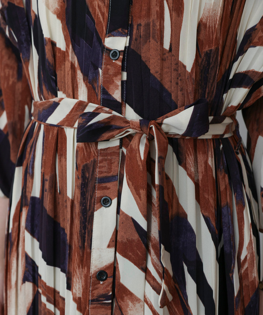 ニュアンスリーフ柄ワンピース