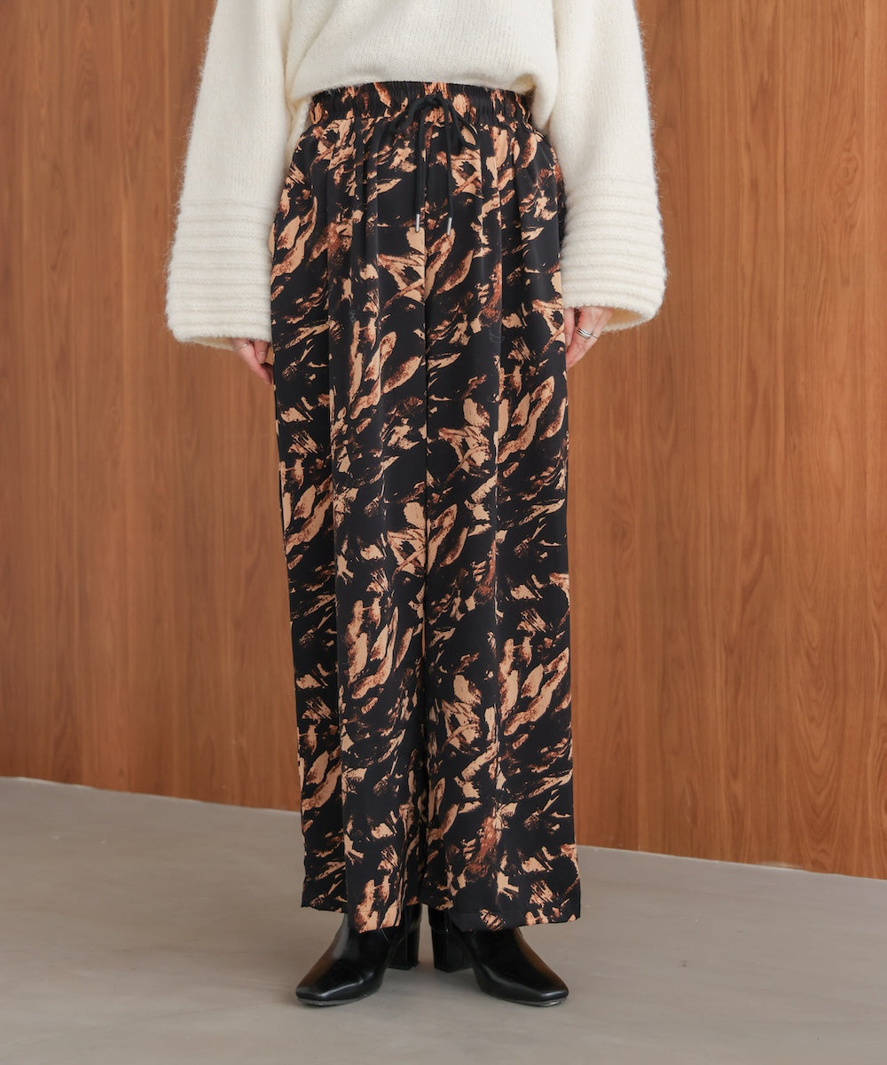 モノトーン柄パンツ