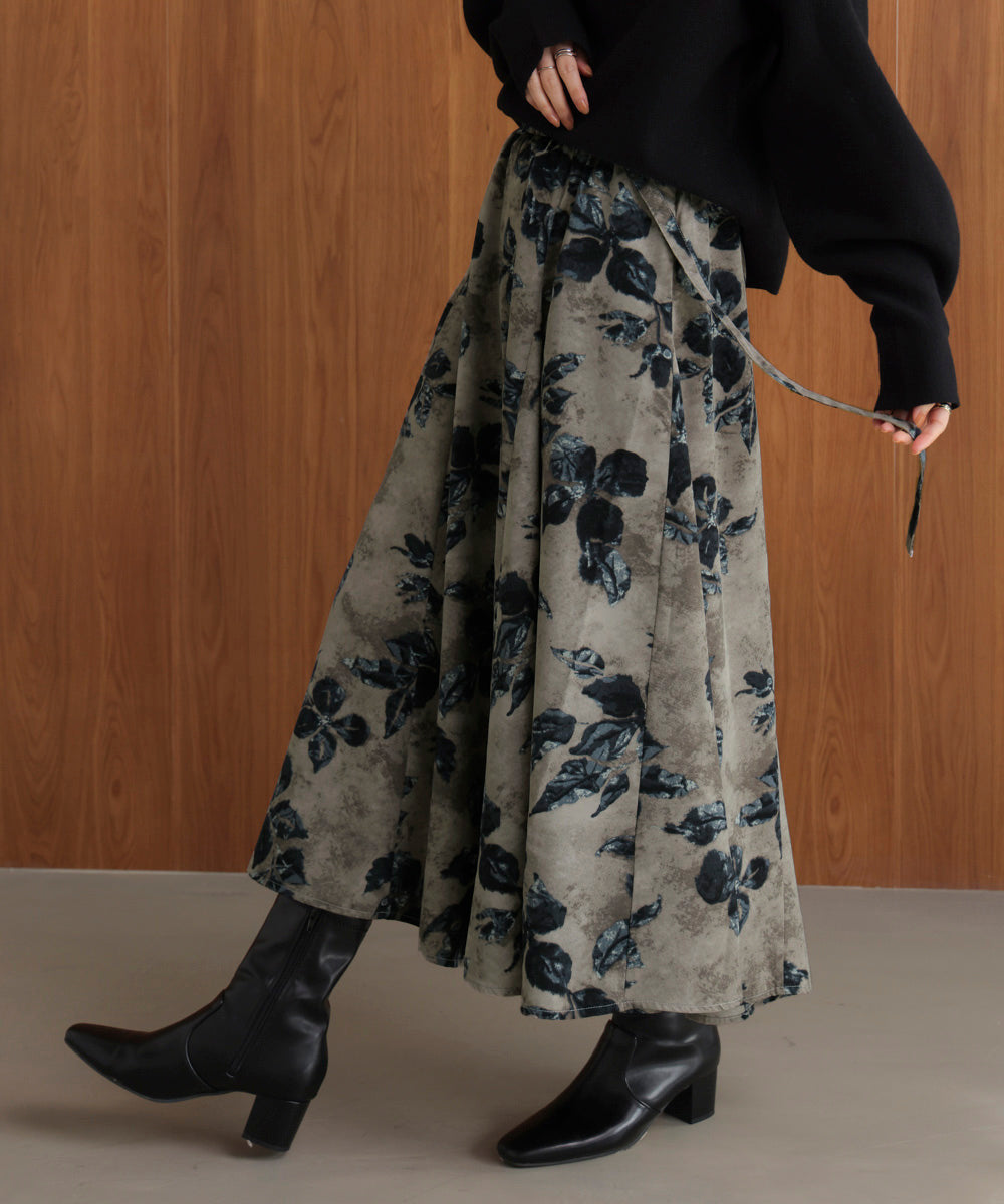 花柄フレアパンツ